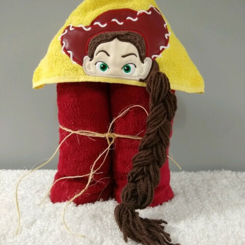 Sandy Hooded Towels Thumbnail